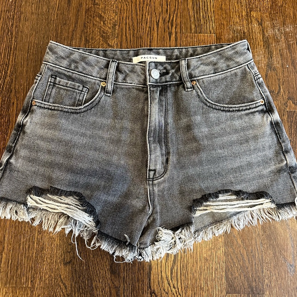 Pacsun grey/black denim size 26 high rise festival shorts